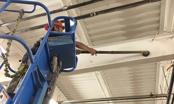 Overhead cleaning - Vacuum and lift